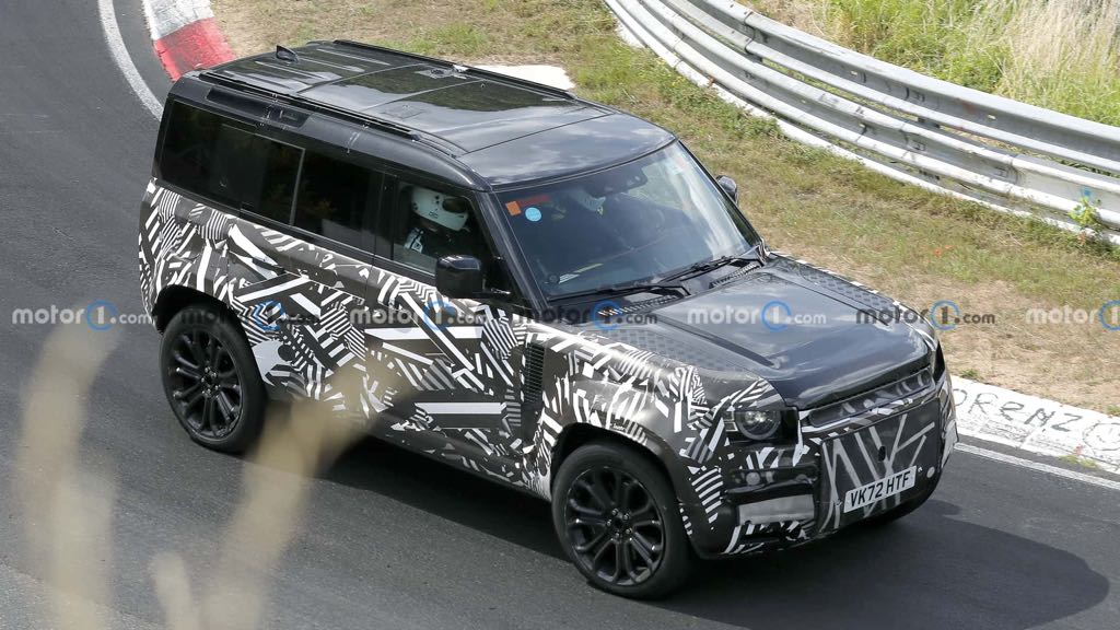 Land Rover Defender SVX Testing