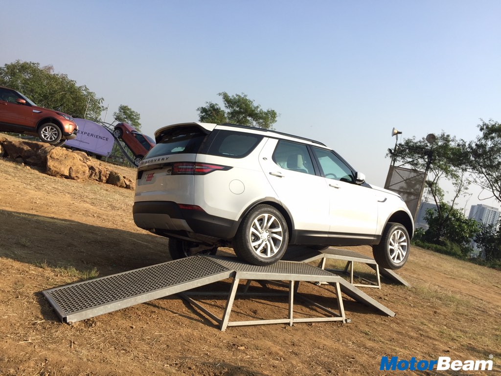 Land Rover Discovery 5 Off-Road