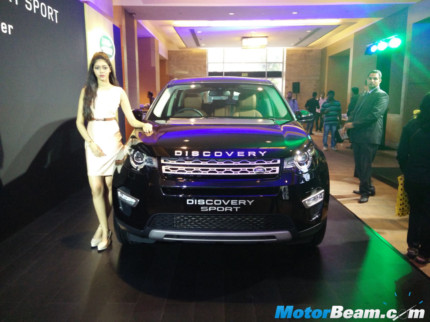 Land Rover Discovery Sport Black Front