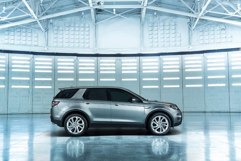 Land Rover Discovery Sport Side