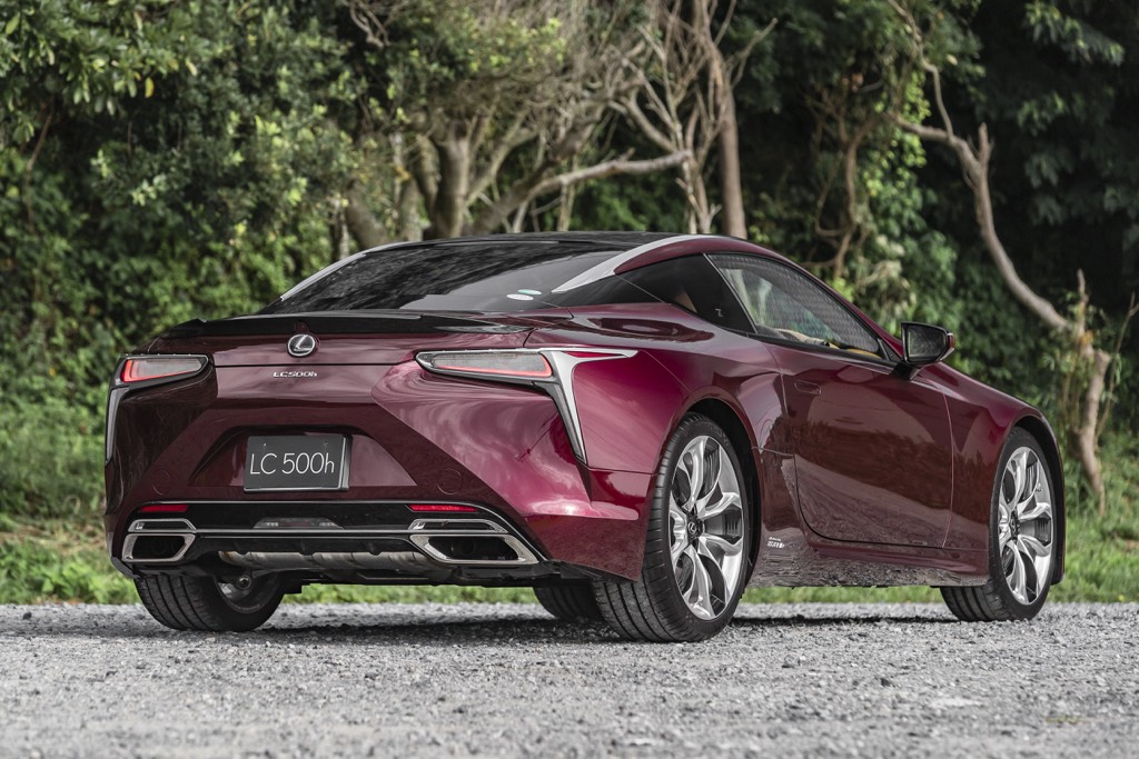 Lexus LC500h Features