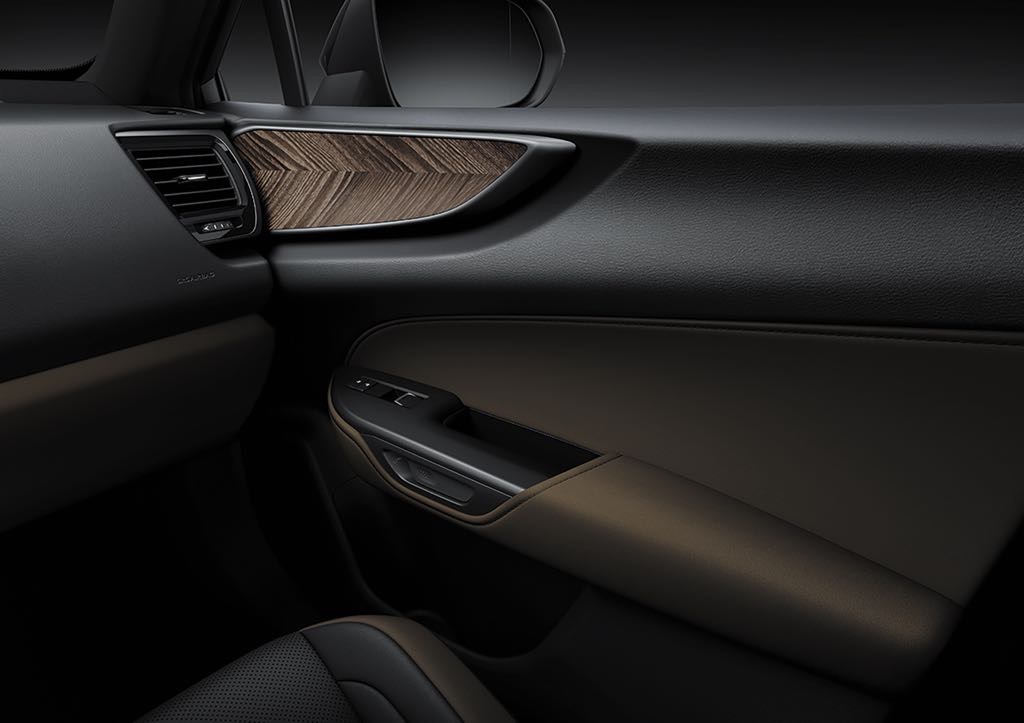 Lexus NX 350h Overtrail Interior