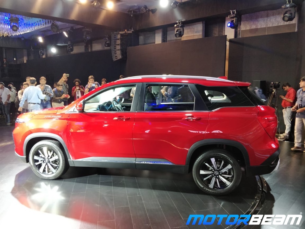 MG Hector Side