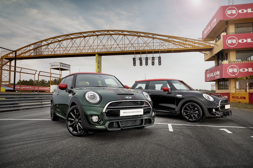 MINI Cooper JCW Pro Edition Front