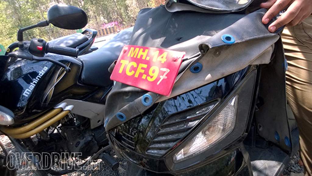 Mahindra 110cc Scooter Spy Shot Turn Indicator