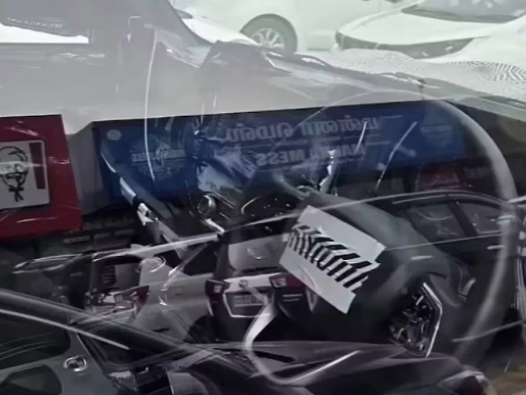 Mahindra Bolero interior