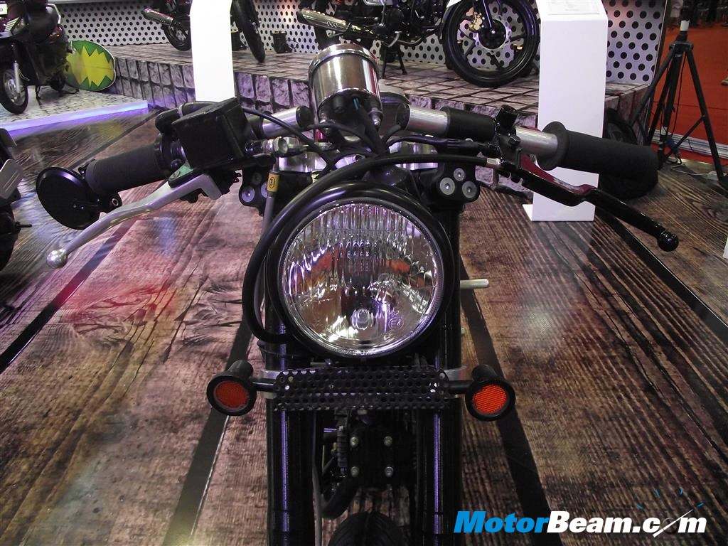 Mahindra Centuro Cafe Racer Front