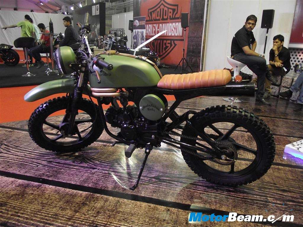 Mahindra Centuro Scrambler Side