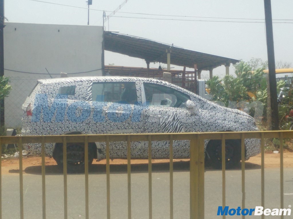 Mahindra MPV spotted testing