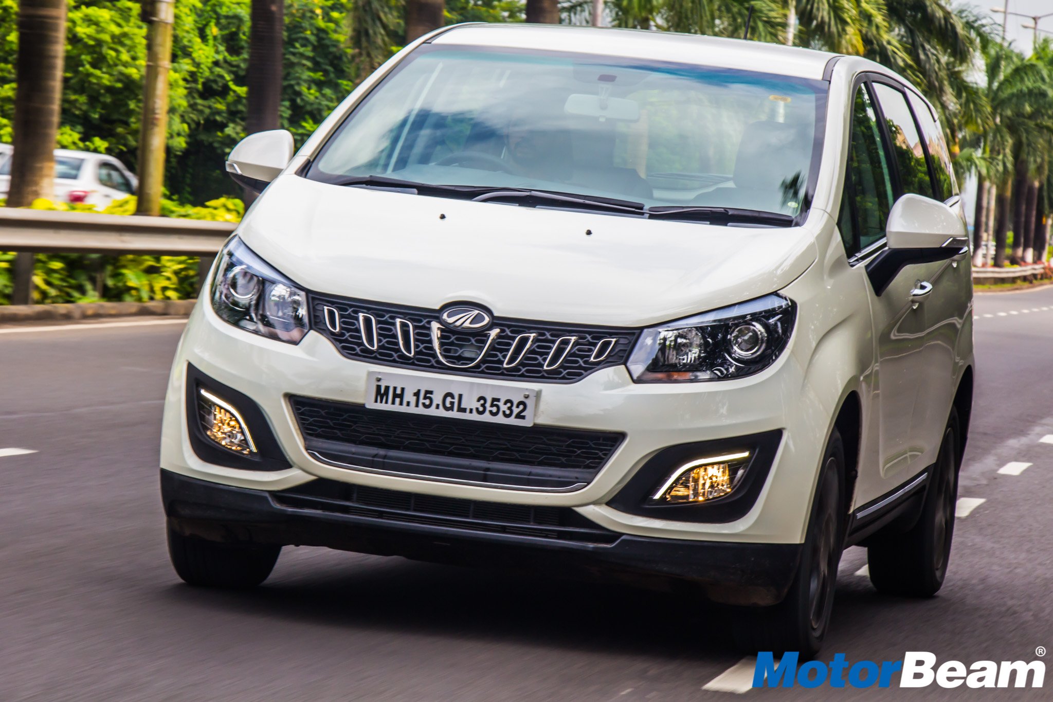 Mahindra Marazzo Pros & Cons Hindi