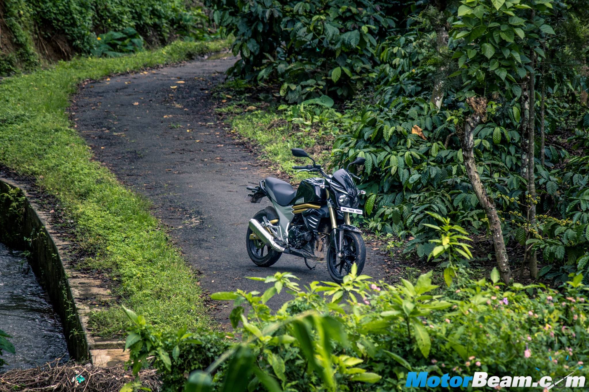 Mahindra-Mojo-Review-Test-Ride