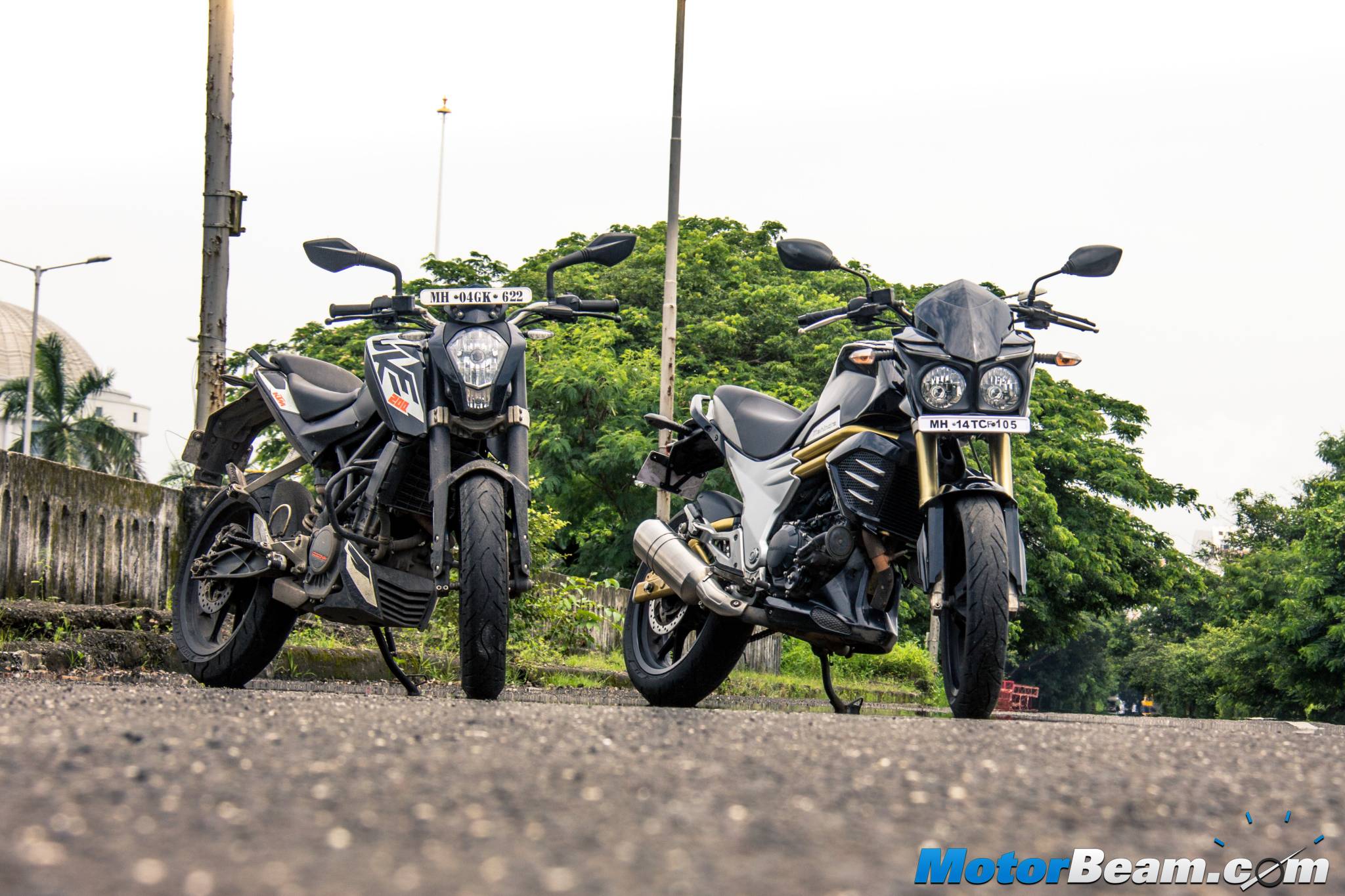 Mahindra Mojo vs KTM Duke 200 Review