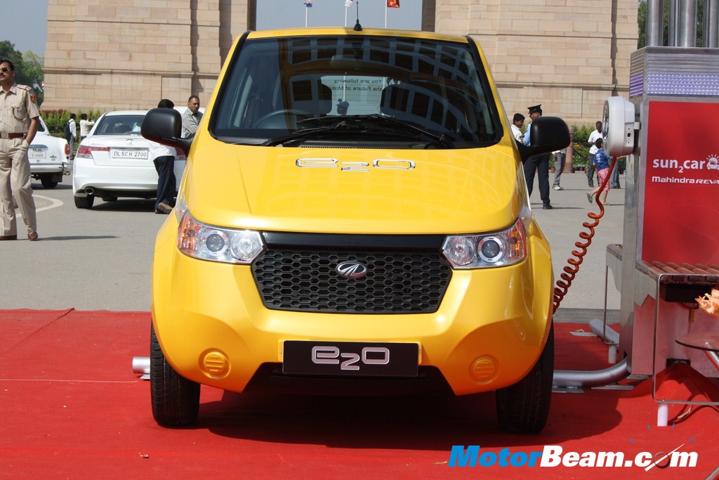 Mahindra-Reva-E20-Front