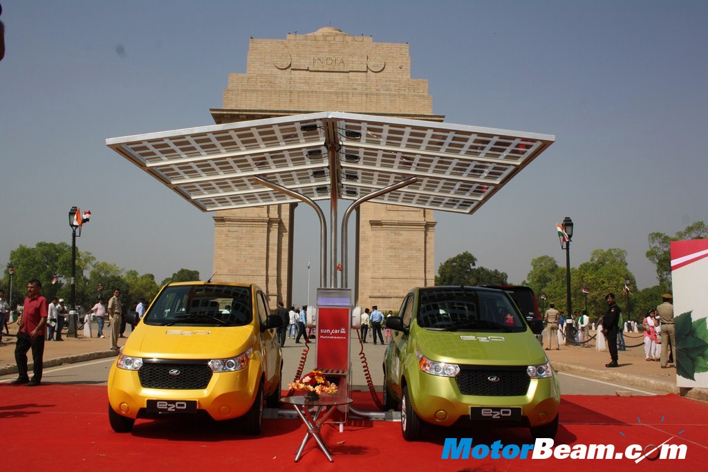 Mahindra Reva E20 India Gate Launch