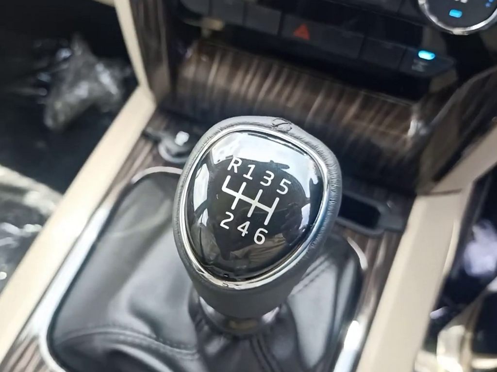 Mahindra Scorpio Classic Gear Knob