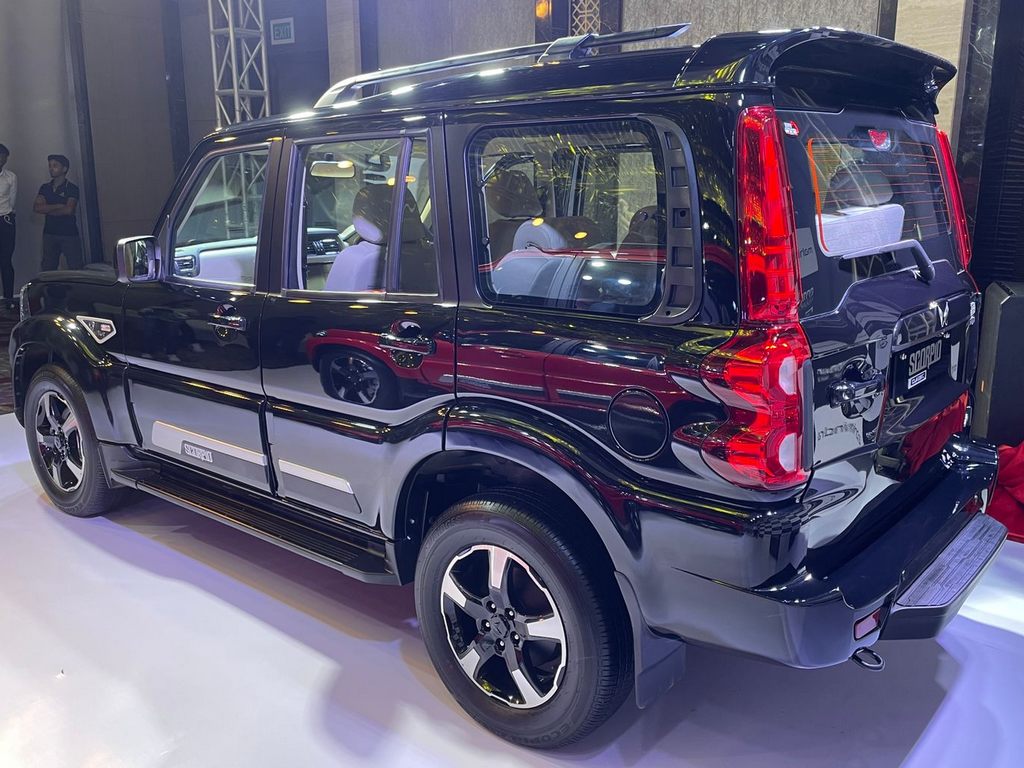 Mahindra Scorpio Classic Unveil Rear