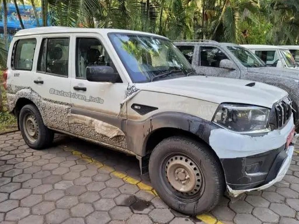 Mahindra Scorpio Classic Wheels Side Cladding