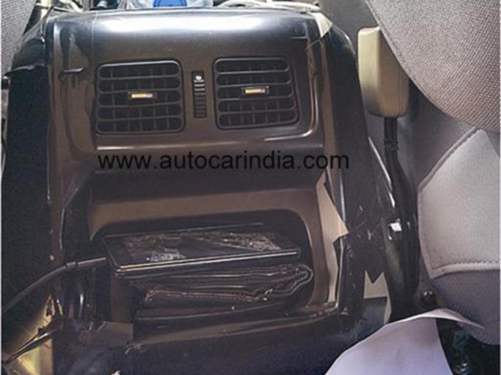 Mahindra Scorpio Facelift Spy Shot Rear AC VentsMahindra Scorpio Facelift Spy Shot