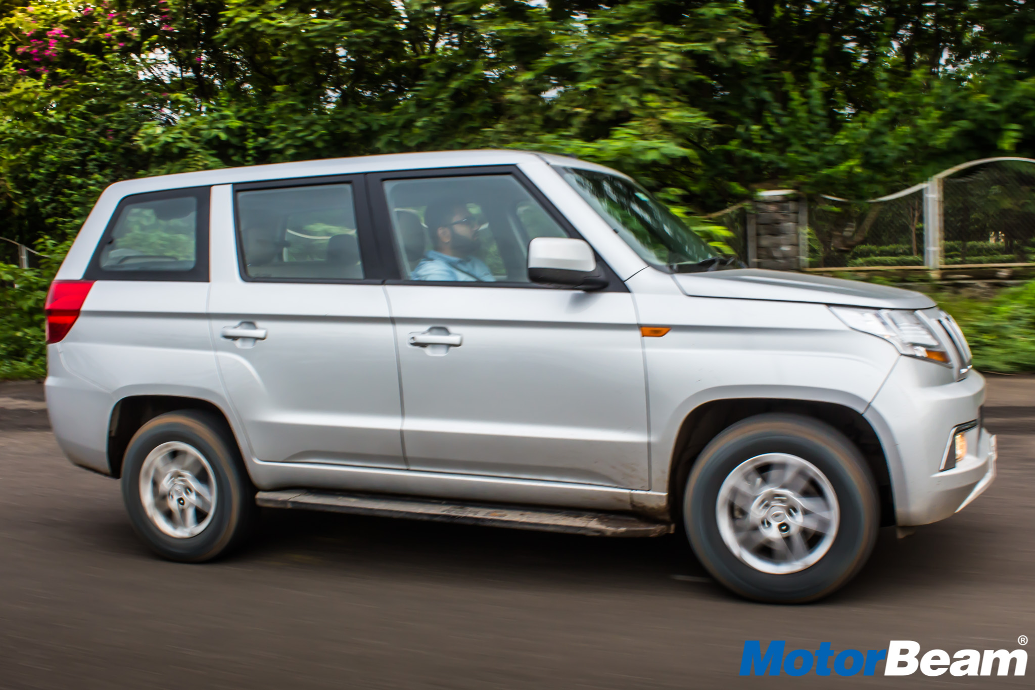 Mahindra TUV300 Plus Hindi Video