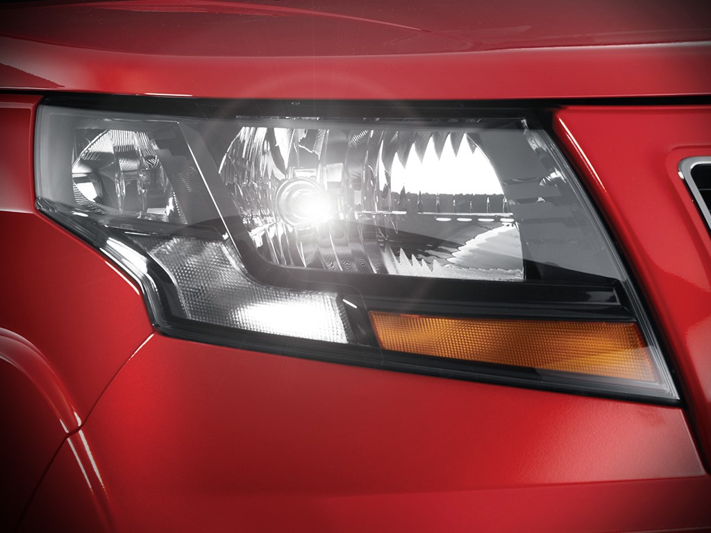 Mahindra TUV300 T10 Headlight