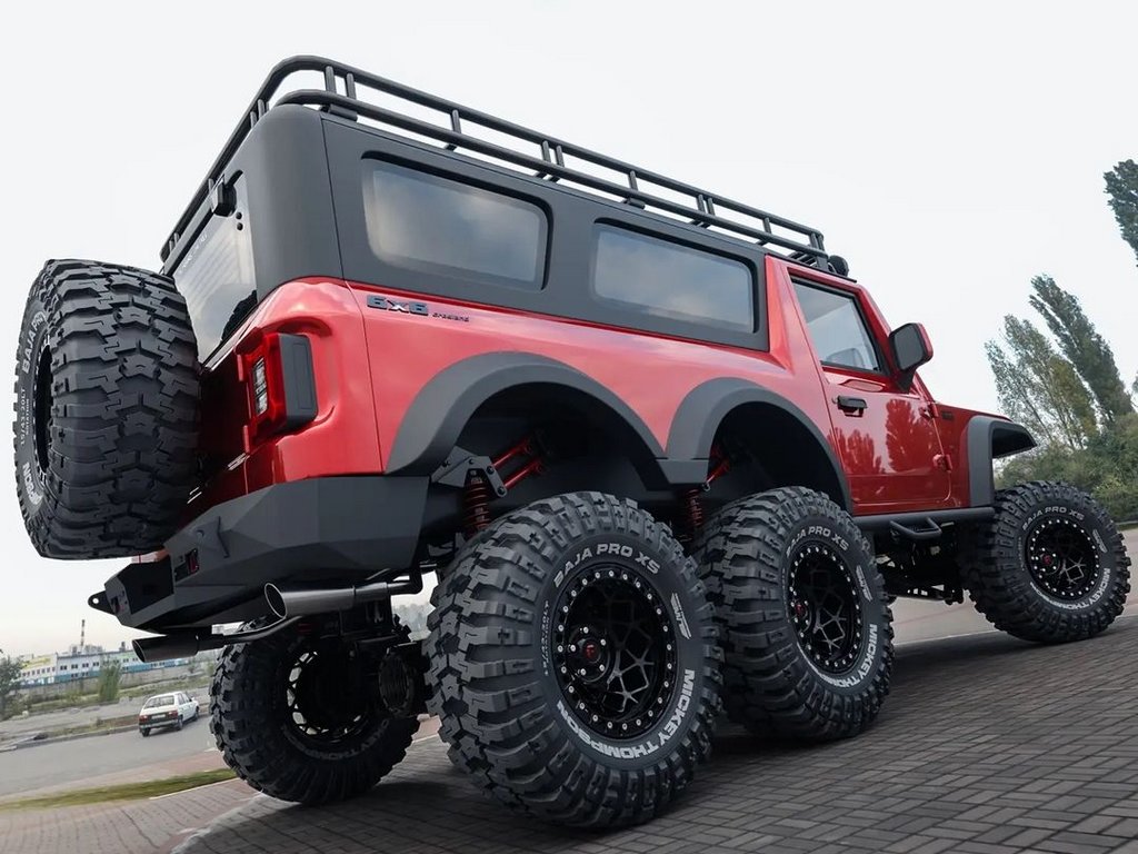 Mahindra Thar 6x6 Concept Side