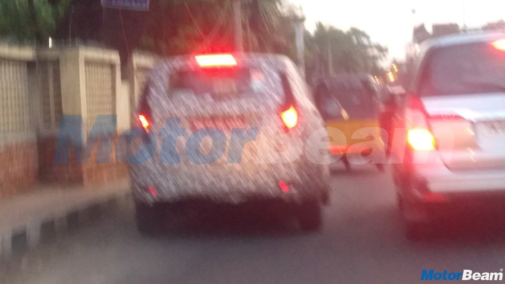 Mahindra U321 Spied With Toyota Innova