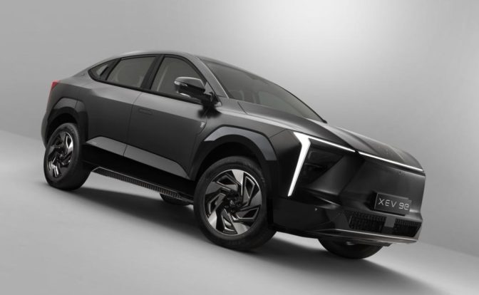 Mahindra XEV 9e Cineluxe