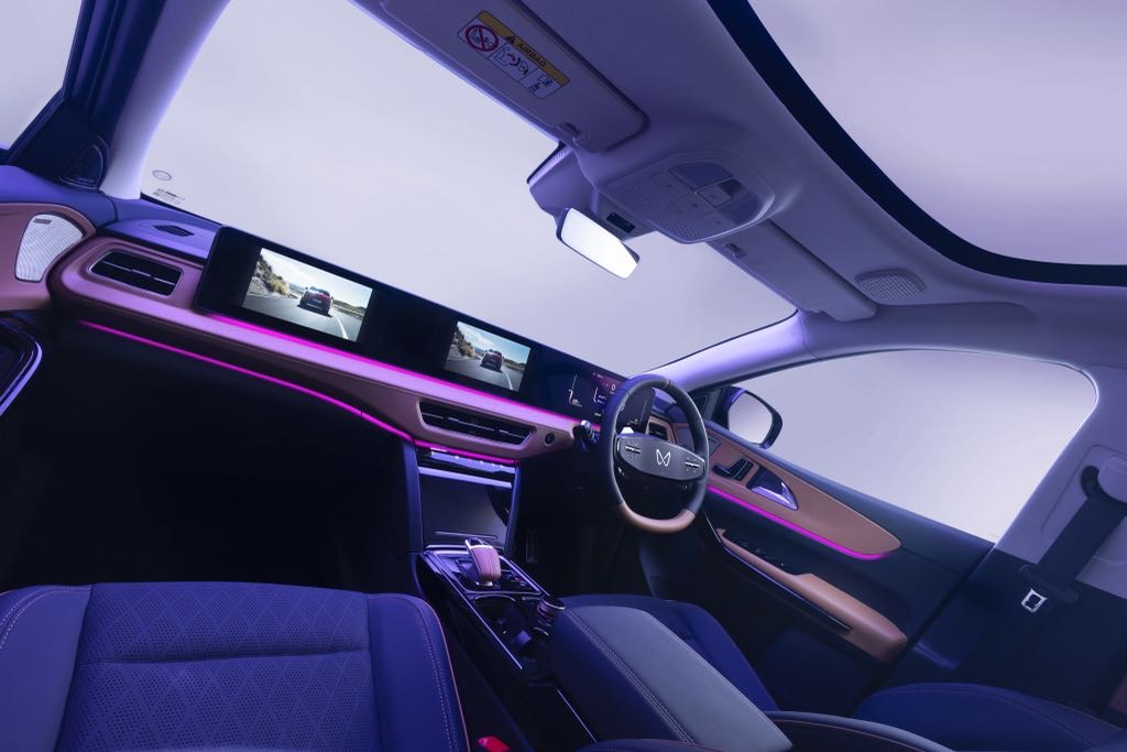 Mahindra XEV 9e Cineluxe Dashboard