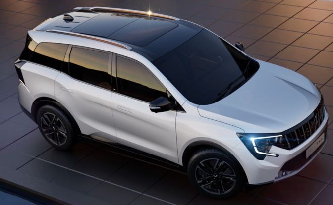 Mahindra XUV 7XO