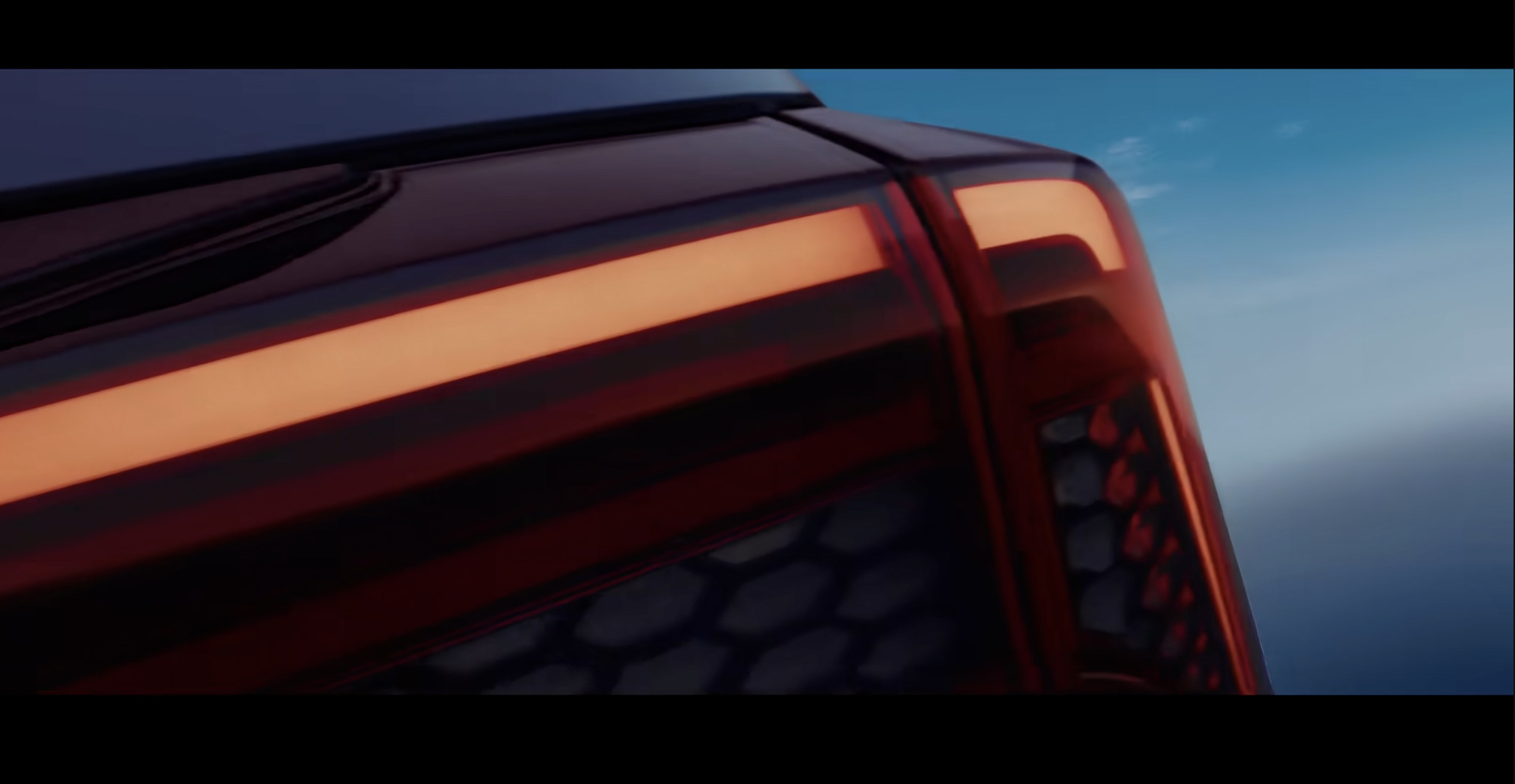 Mahindra XUV 7XO Lights