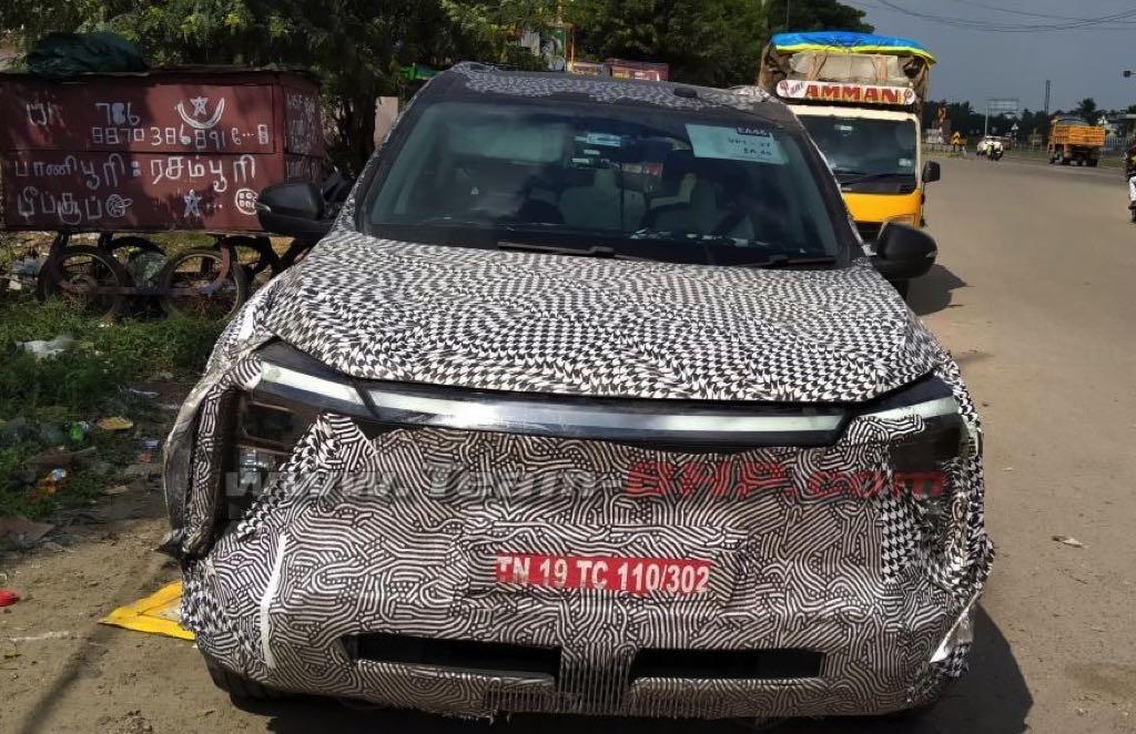 Mahindra XUV.e8 Spied Testing