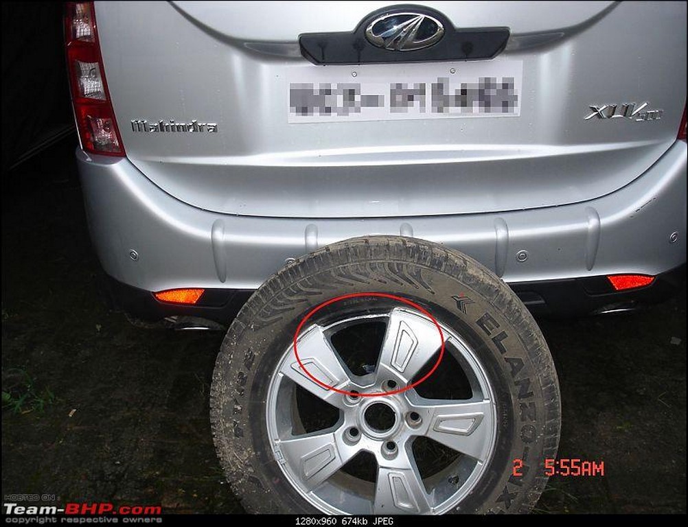 Mahindra XUV500 Damaged Alloy