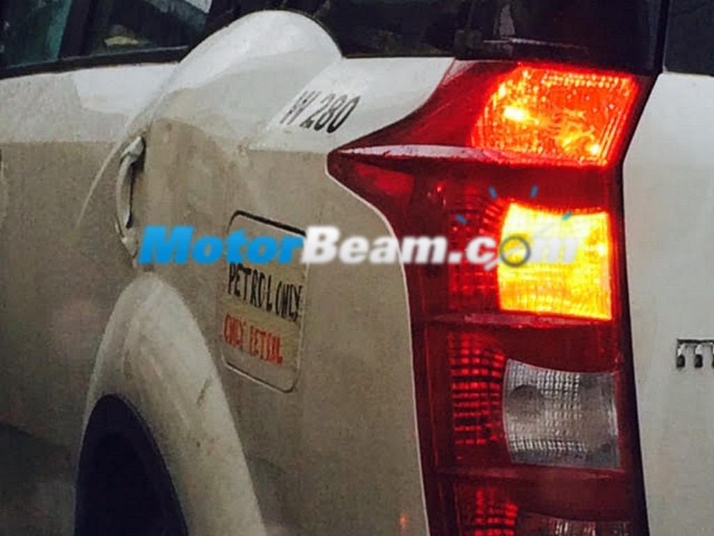 Mahindra XUV500 Petrol Testing