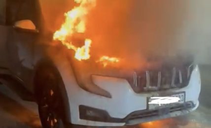 Mahindra XUV700 Burning