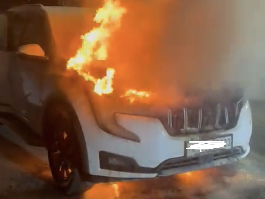 Mahindra XUV700 Burning