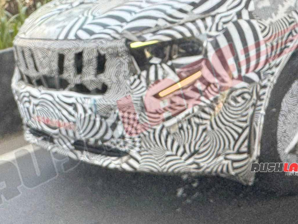 Mahindra XUV700 facelift front