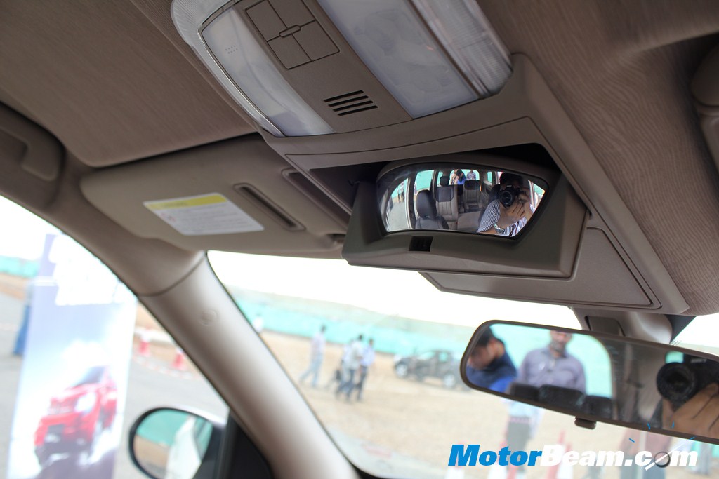Mahindra XUV 500 - Conversation Mirror