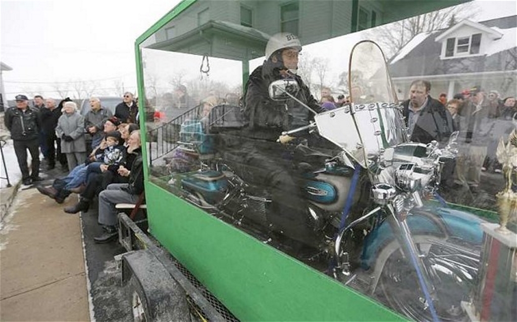 Man Buried With Harley Davidson