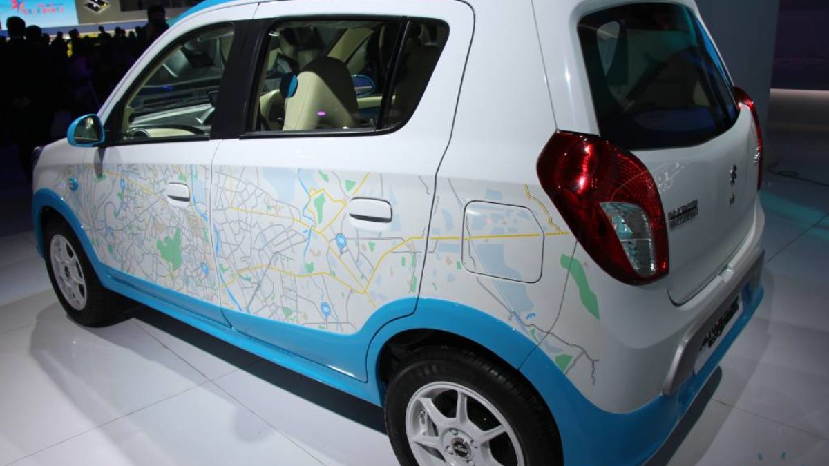 Maruti Displays Alto 800 Browzer At 2014 Auto Expo