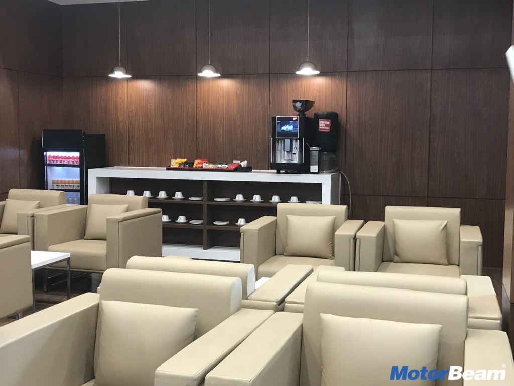Maruti NEXA Service Customer Lounge