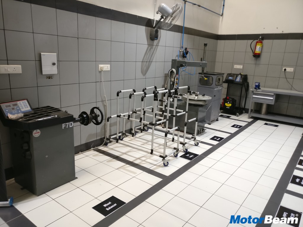 Maruti NEXA Service Equipment