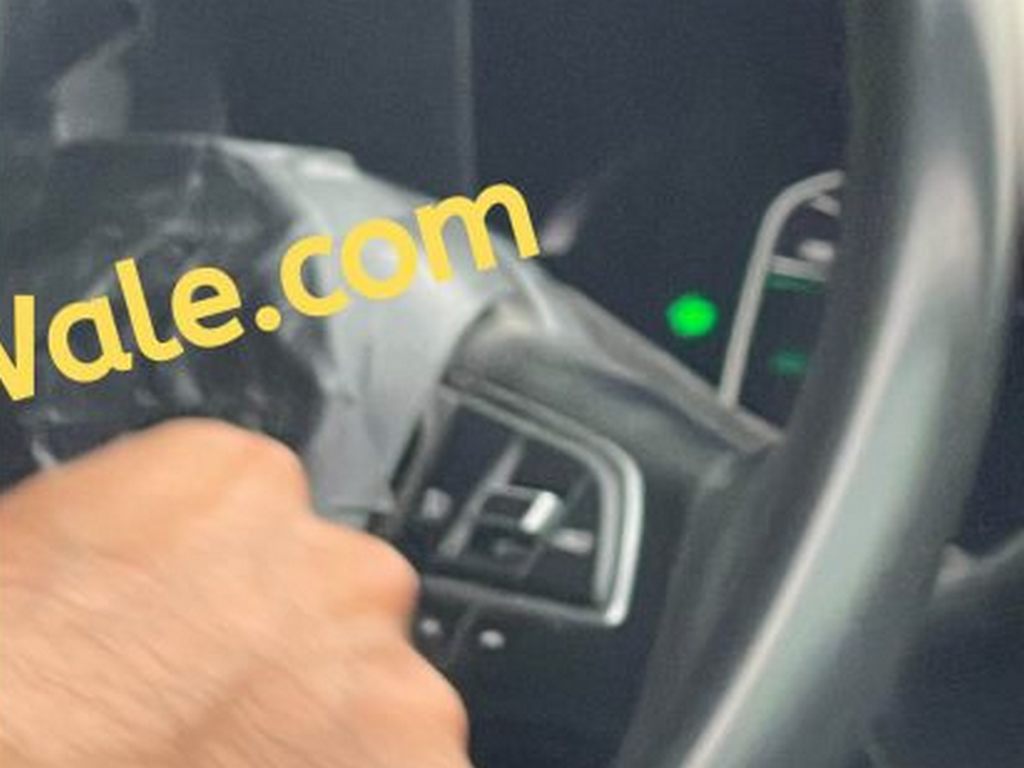 Maruti Suzuki YFG Interiors Spied Cluster