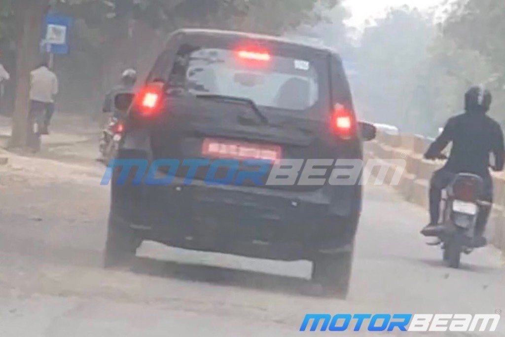 Maruti XL5 Spied