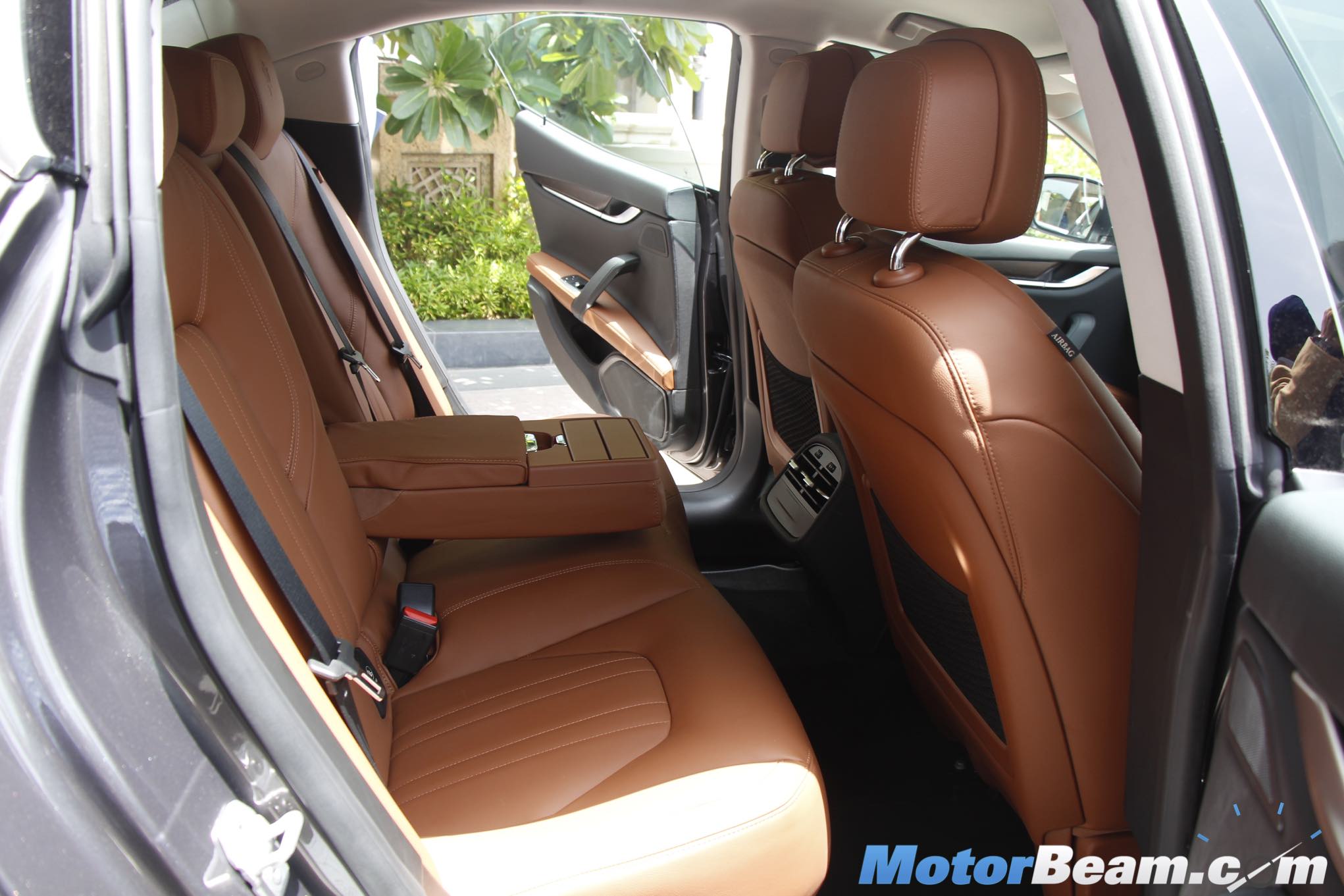 Maserati Ghibli Legroom