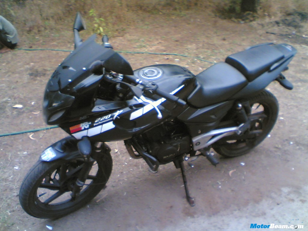 Sonu Singh & His Modified Pulsar 220