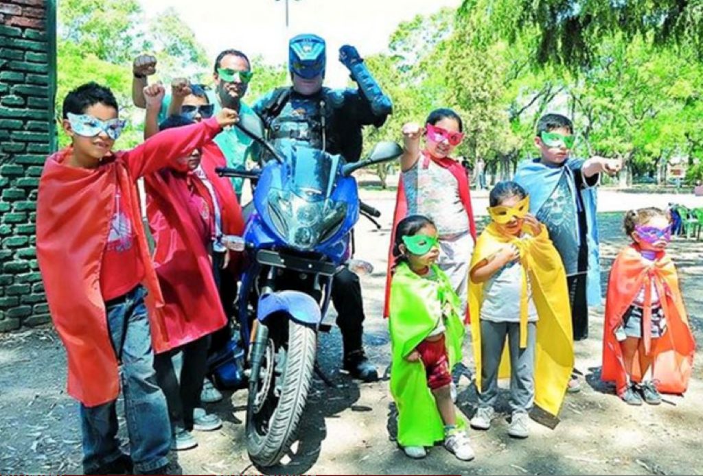 Menganno Motorcycle Superhero