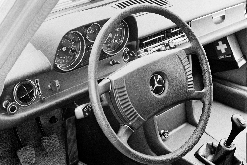 Mercedes Benz 240D Dash