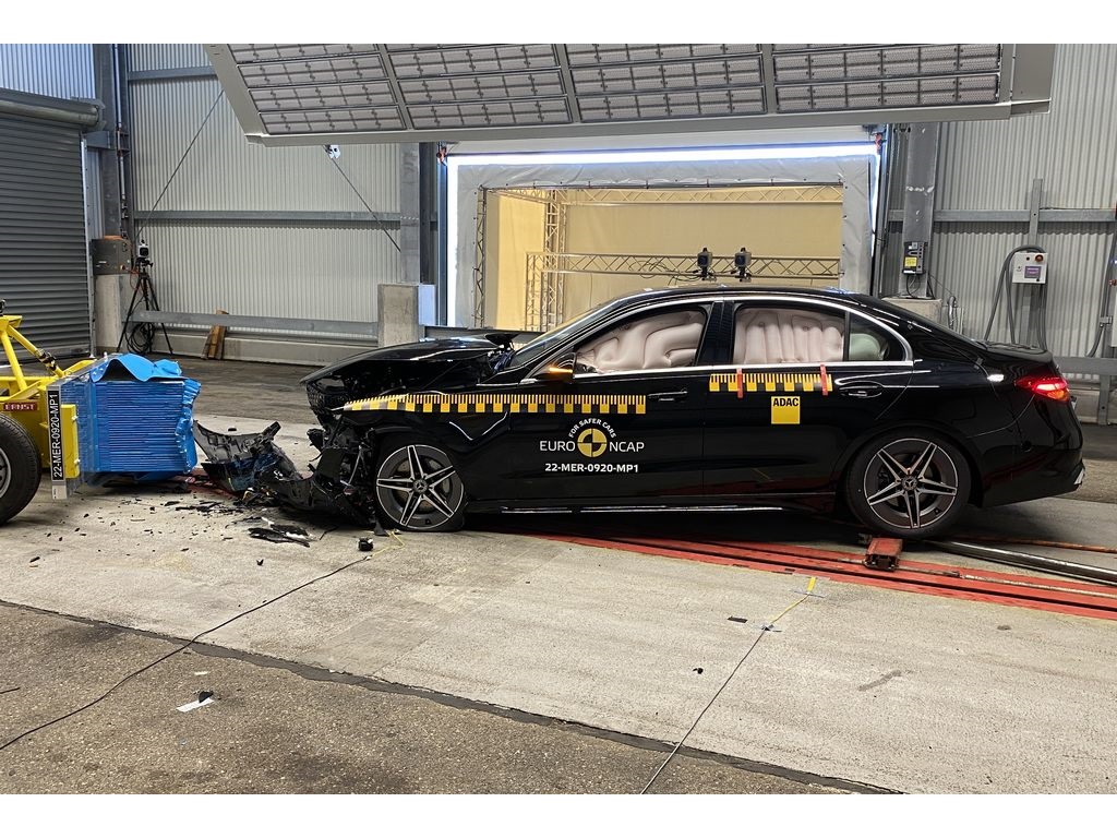 Mercedes-Benz C-Class NCAP Front