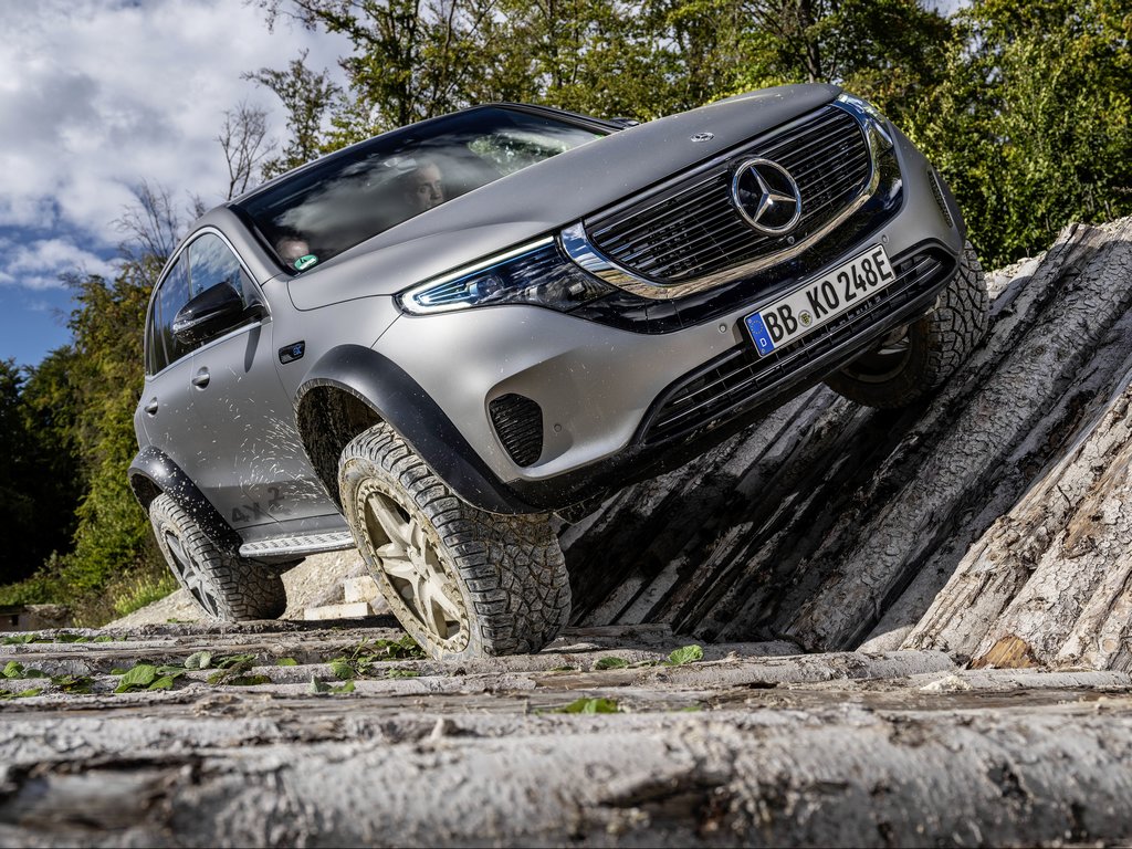 Mercedes-Benz EQC 4x4² Front