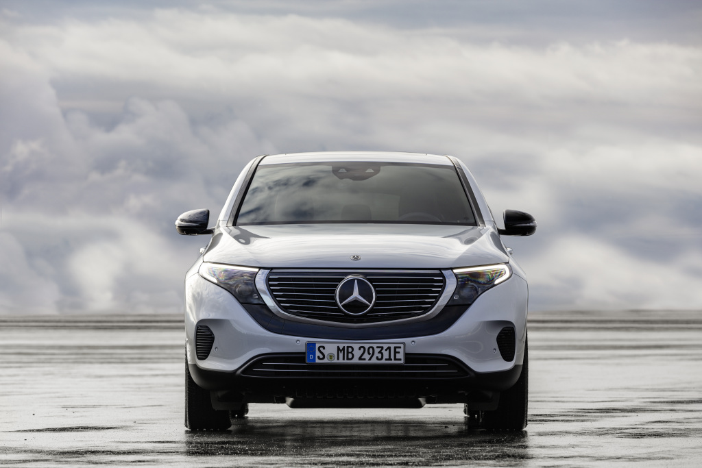 Mercedes Benz EQC Front